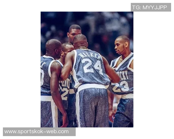 肯塔基男篮发布布克新配色灵感源自1996年夺冠辉煌时刻 肯塔基男篮发布布克新配色灵感源自1996年夺冠辉煌时刻